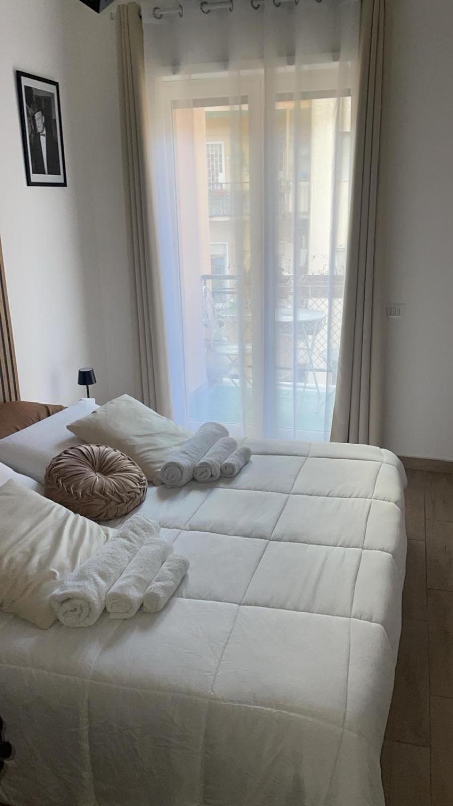 Niluna Neapel Exteriör bild